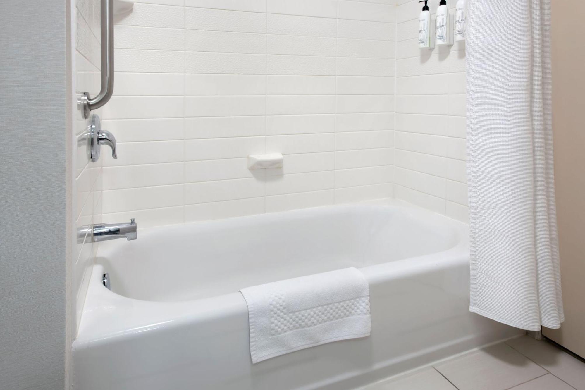 Fairfield Inn & Suites By Marriott Watertown Thousand Islands Extérieur photo